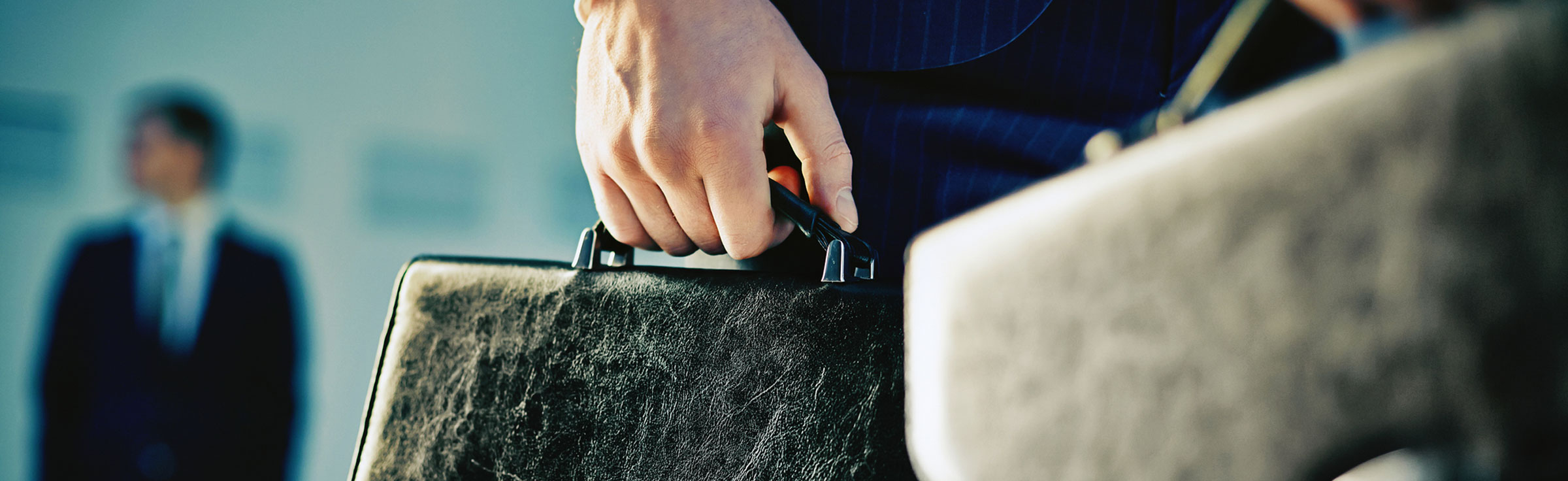 Best Briefcases For Men in 2022 [Buying Guide] Gear Hungry