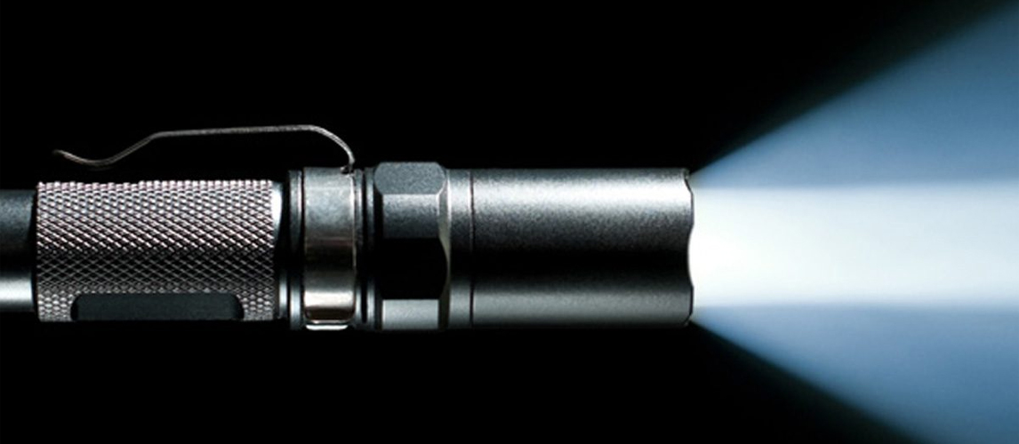 How To Use A Tactical Flashlight Gear Hungry
