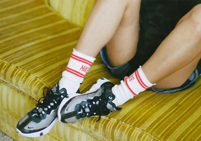 react element 87 anthracite black on feet