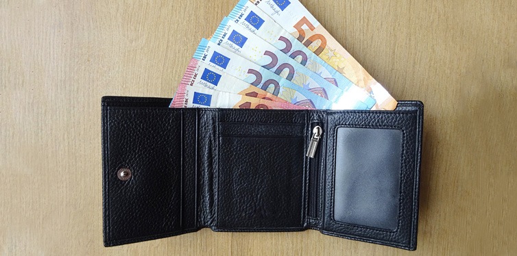 black trifold wallet