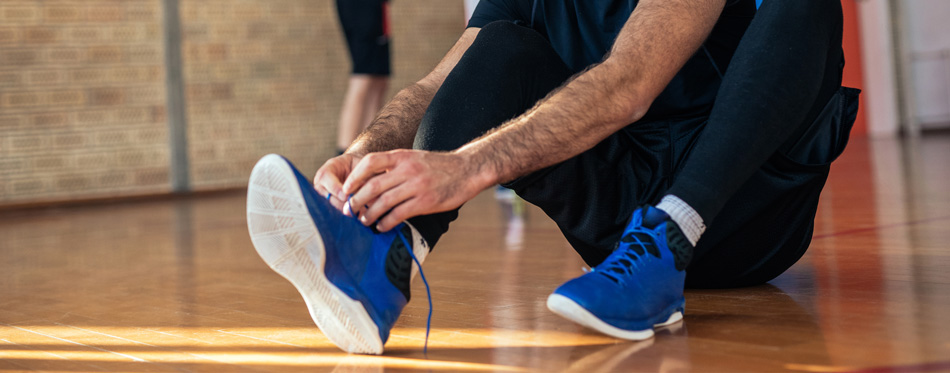 can you wear basketball shoes to the gym