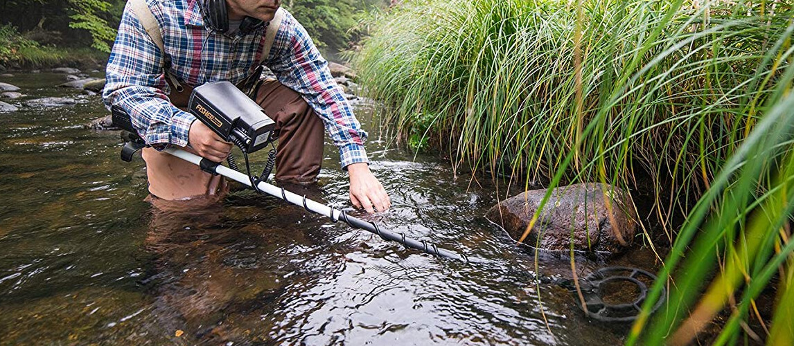 Best Underwater Metal Detectors In 2022 Gear Hungry