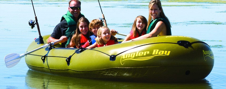 bateau pneumatique pour la famille 