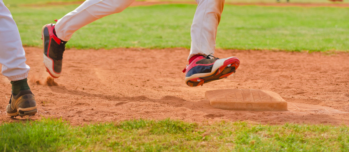 best baseball cleats for outfielders