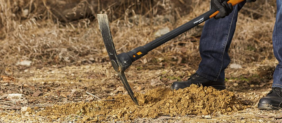 Pick Mattock Single Injected Fiberglass Handle Home Garden Tool Durable 2.5 lb