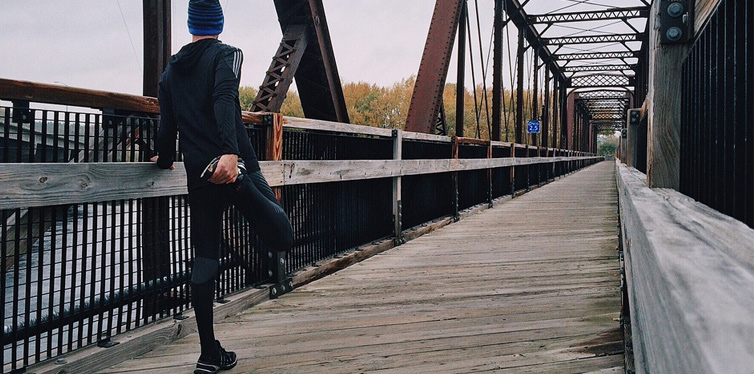 runner stretching