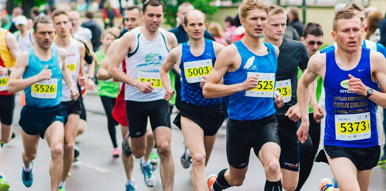 men running a marathon