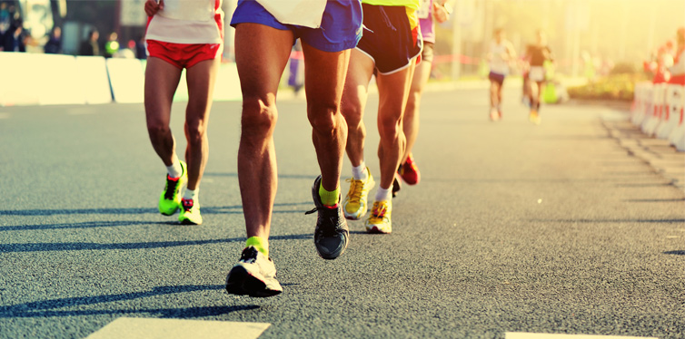 people running marathon