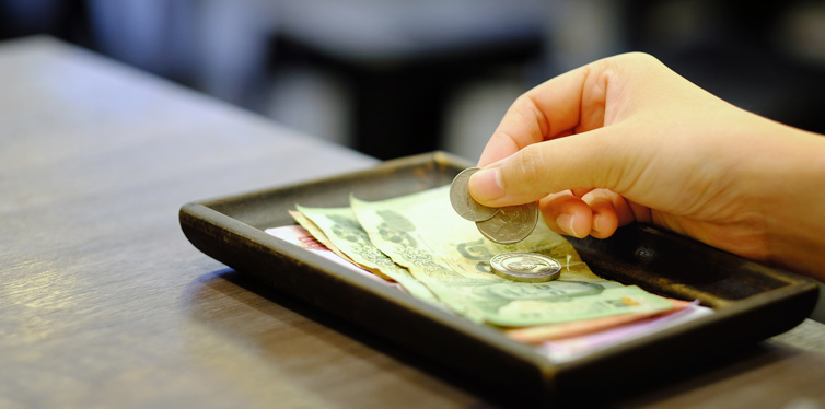 every-rule-you-need-to-know-about-tipping-gear-hungry