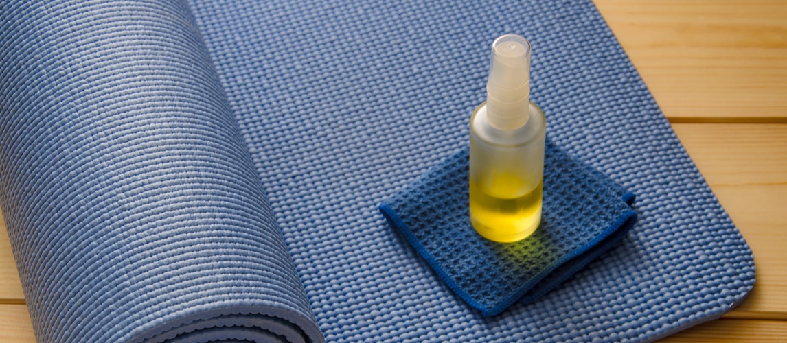 Best Yoga Mat Cleaning Sprays In 2022 [Buying Guide] Gear Hungry