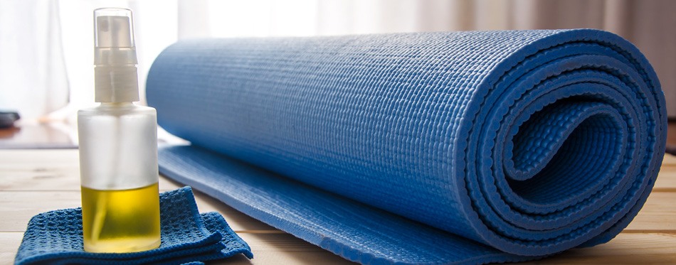 the best yoga mat cleaningspray