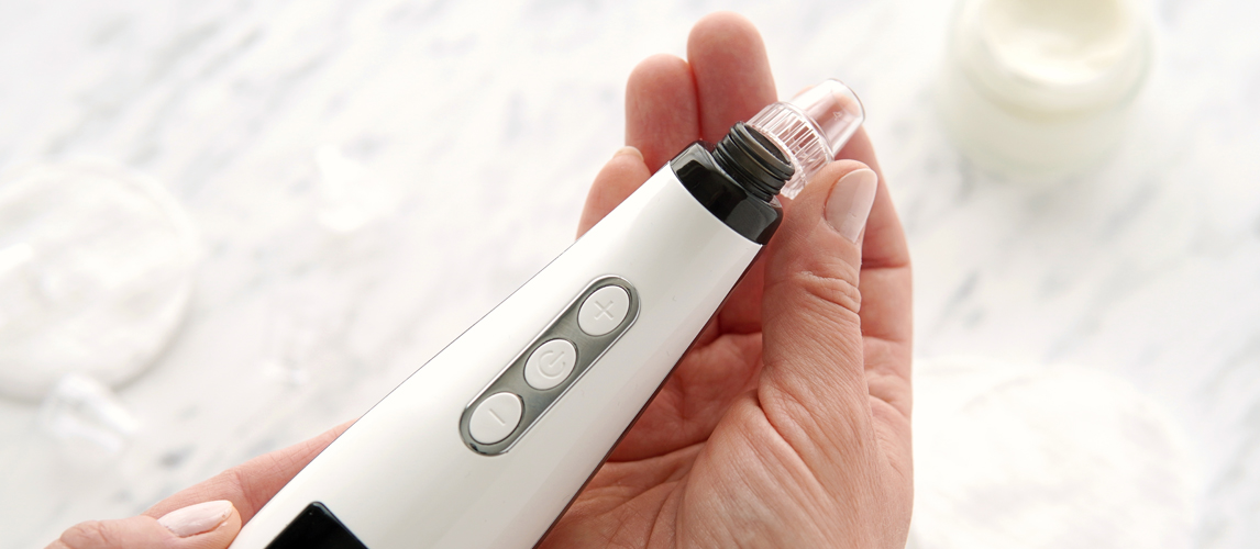 Best Blackhead Remover Vacuums 2022 [Buying Guide] Gear Hungry