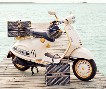 Vespa 946 Christian Dior - Gear Hungry