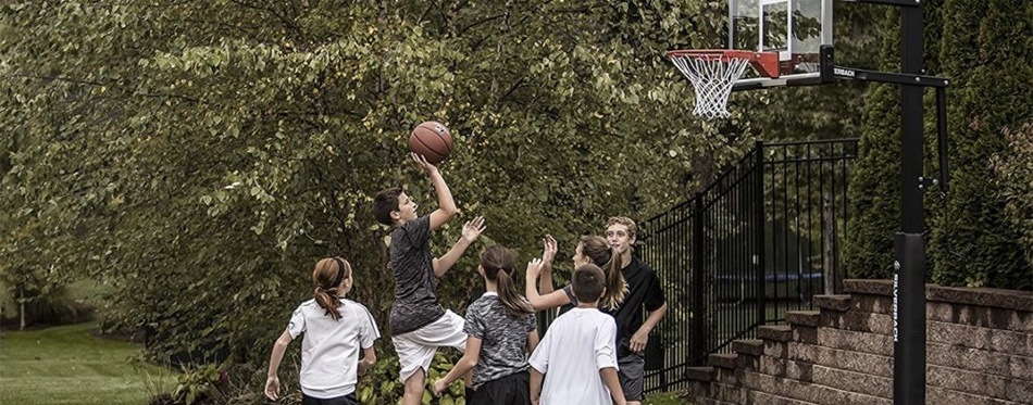 kids playing basketball
