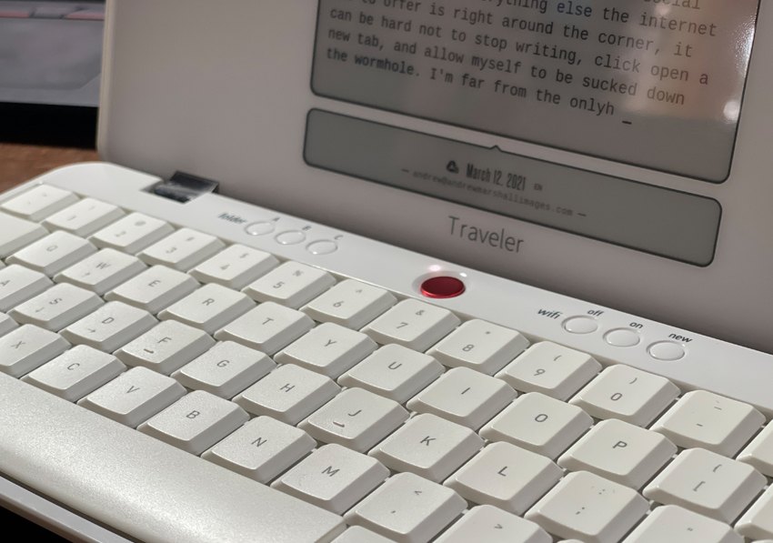 astrohaus freewrite traveler