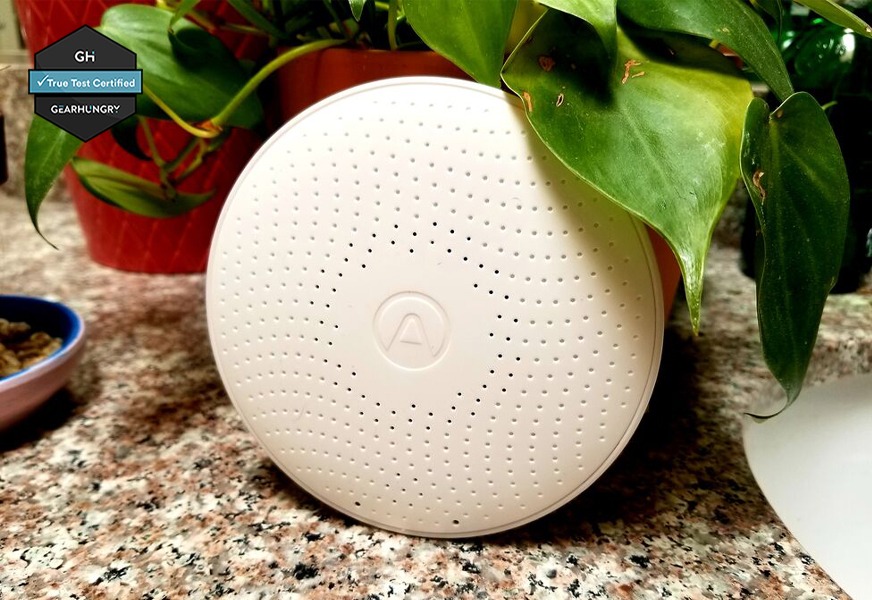airthings wave plus air quality monitor