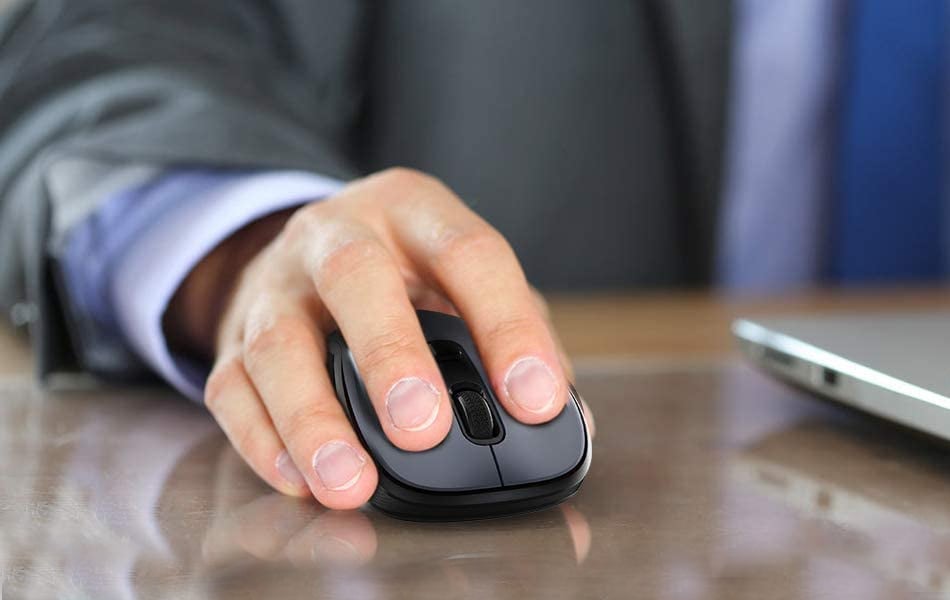 man using travel mouse