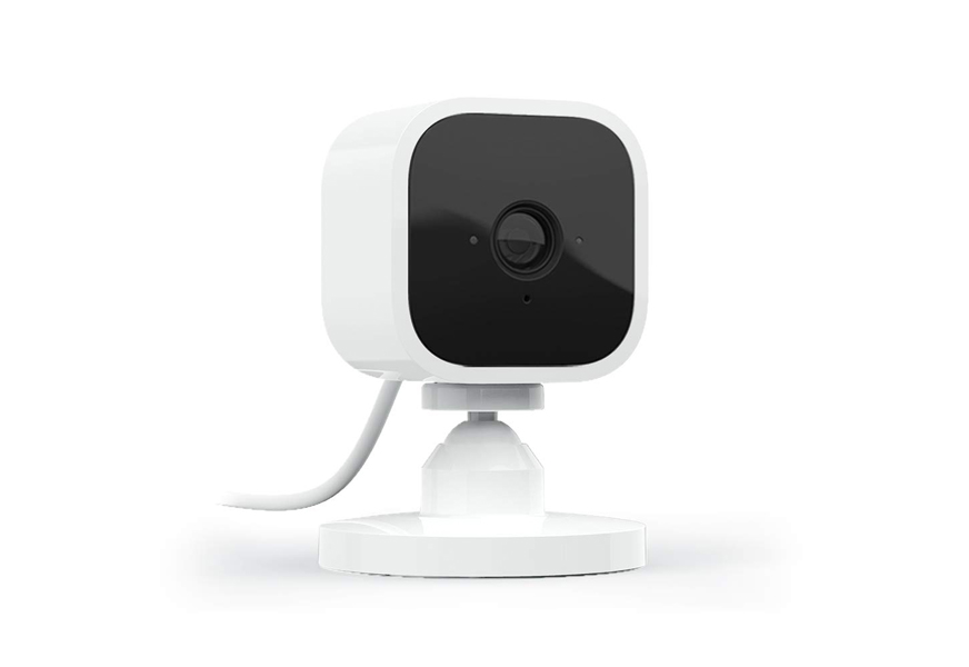 blink mini – compact indoor plug-in smart security camera