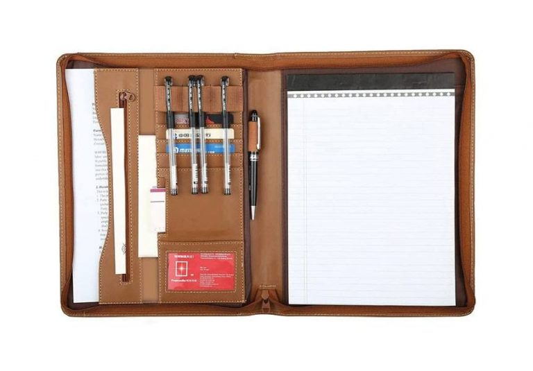 Best Leather Portfolios For Men In 2022 [Buying Guide] Gear Hungry