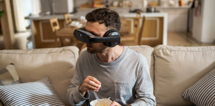 cinera edge 5k hmd with dolby digital headphone cov