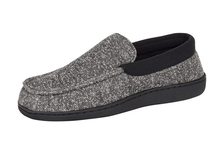 Best Men's Slippers In 2022 [Buying Guide] Gear Hungry