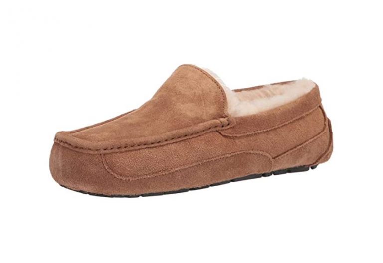 Best Men's Slippers In 2022 [Buying Guide] Gear Hungry