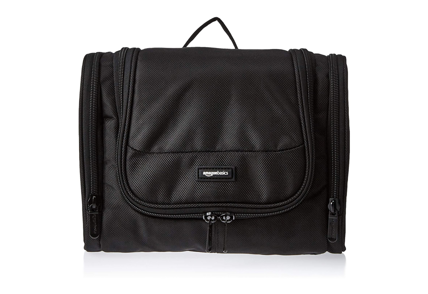 amazonbasics hanging dopp kit