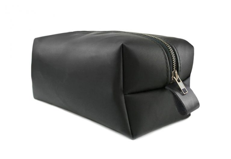 Best Dopp Kits for Man in 2022 [Buying Guide] Gear Hungry