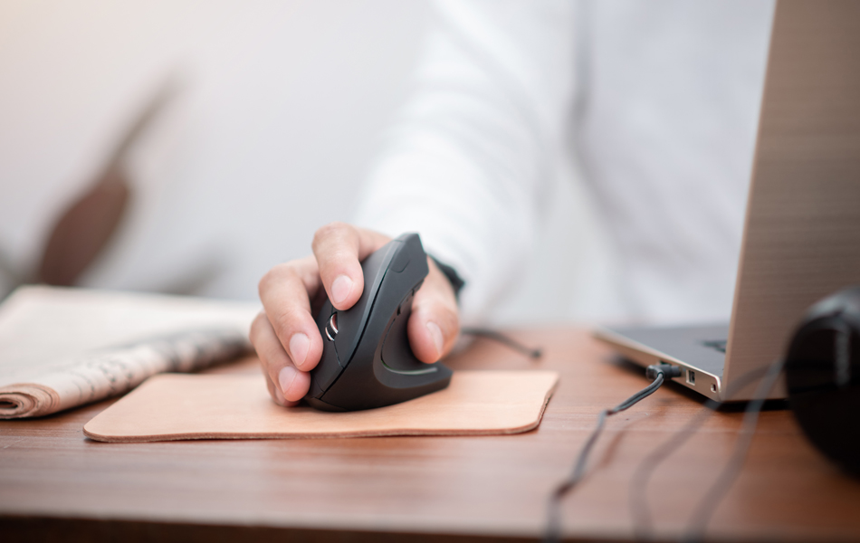hand on ergonomic mouse faq