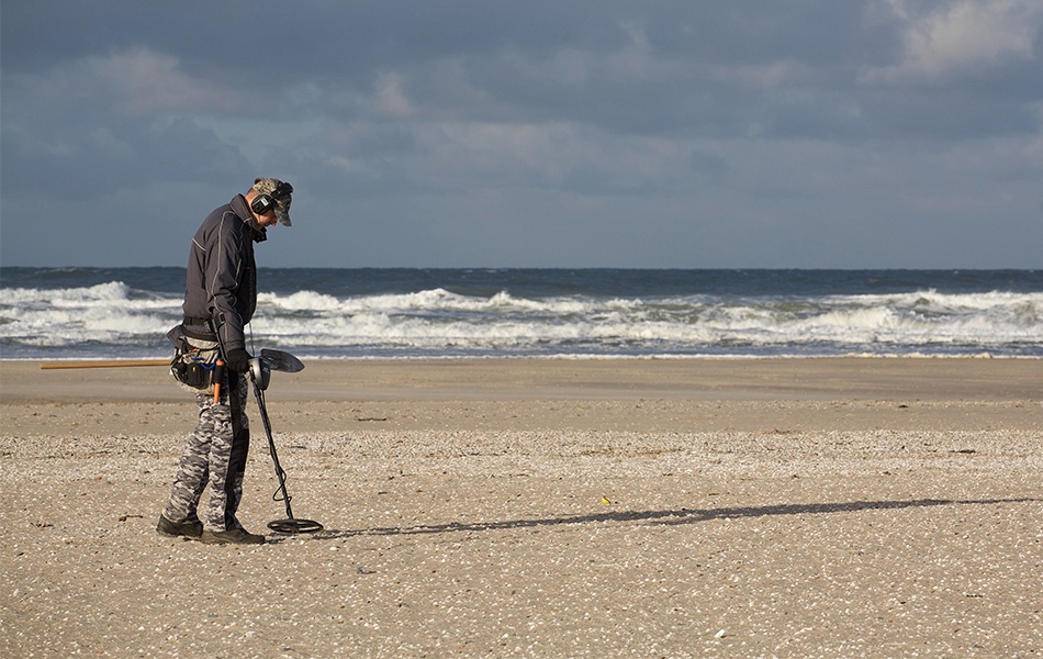 metal detector on the beach