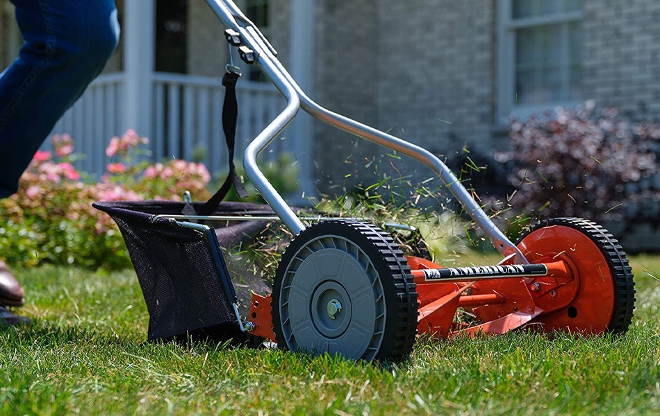 using reel mower in the jard