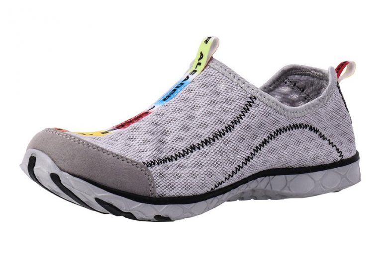 Best Fishing Shoes in 2022 [Buying Guide] Gear Hungry