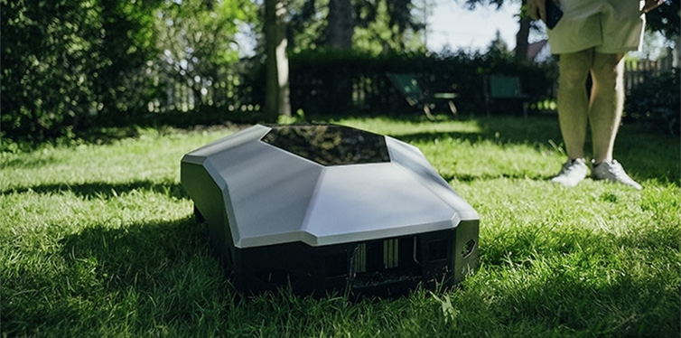 lawna cyber mower with visual ai