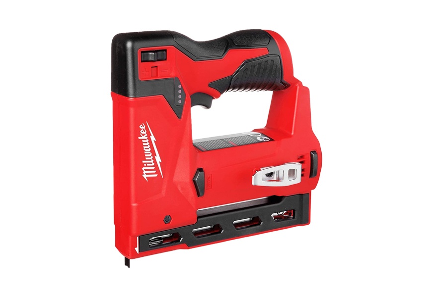 milwaukee 2447 20 m12 crown stapler