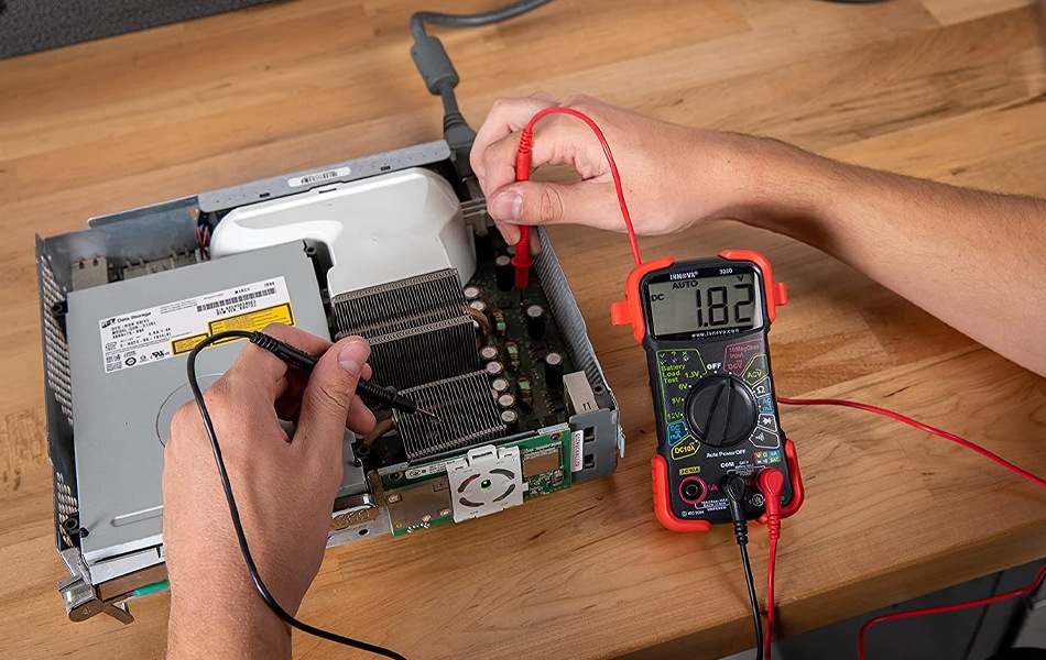 working with multimeter