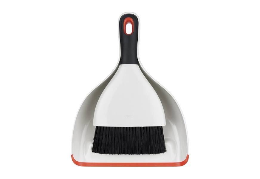 oxo good grips dust pan & brush set