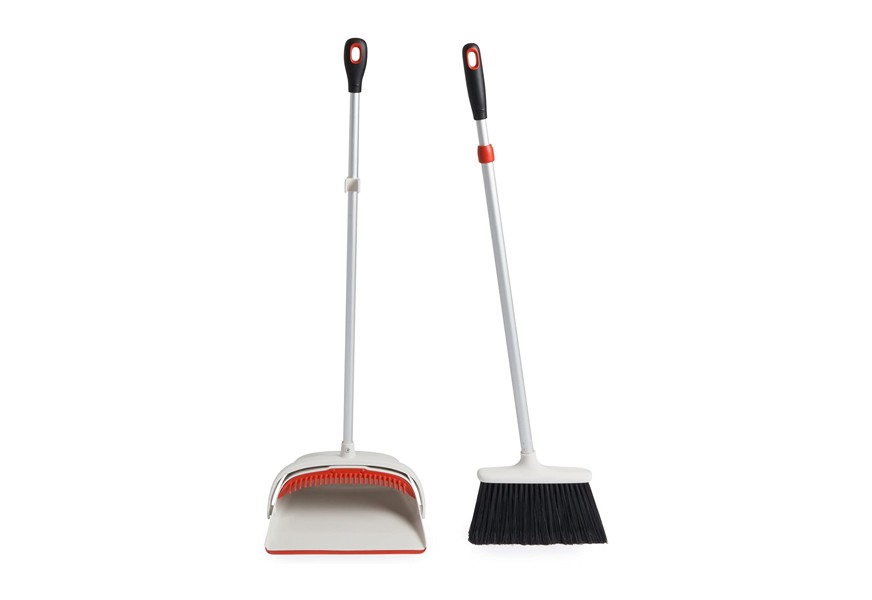oxo good grips sweep set with extendable broom