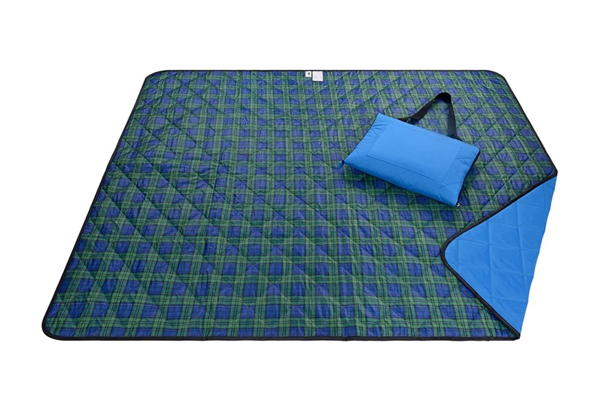 roebury picnic and beach blanket