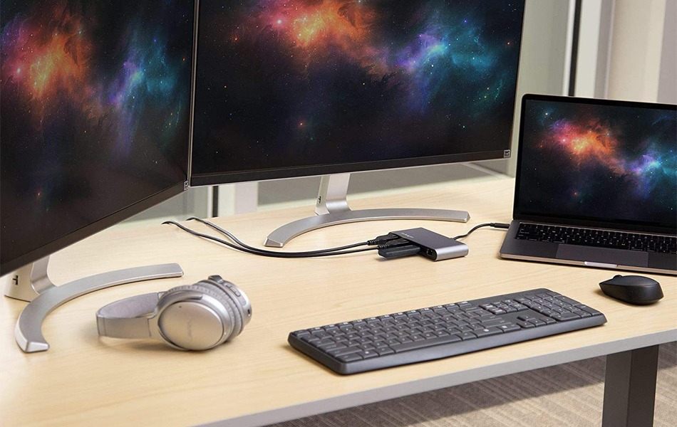 thunderbolt 3 dock in use