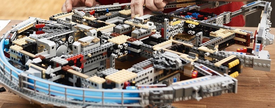 lego ultimate millenium falcon building kit