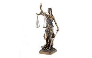lady justice statue greek roman goddess of justice