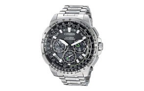 waterproof solar powered watch