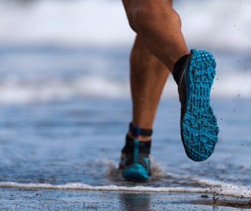 running shoes close to barefoot