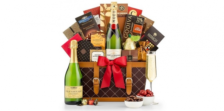 champagne wishes gift basket
