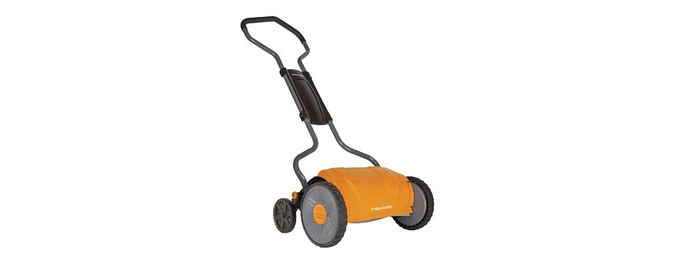 fiskars 17-inch reel mower