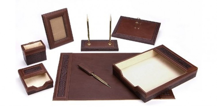 Majestic Goods Office Supply Leather Desk Set